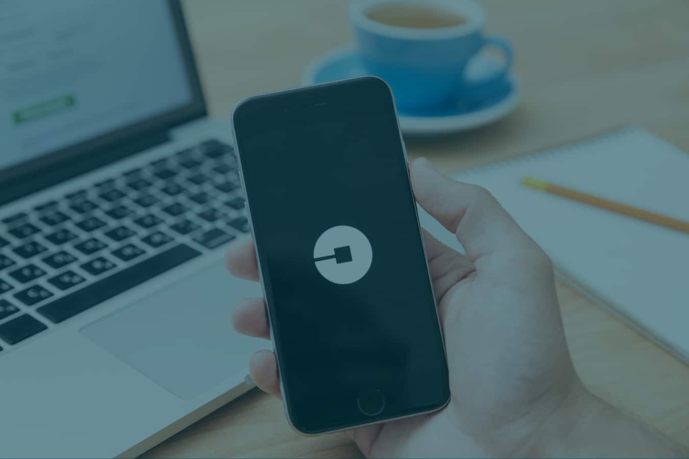 Descubra se é viável trabalhar de Uber com um carro por assinatura, os riscos envolvidos e alternativas mais adequadas.